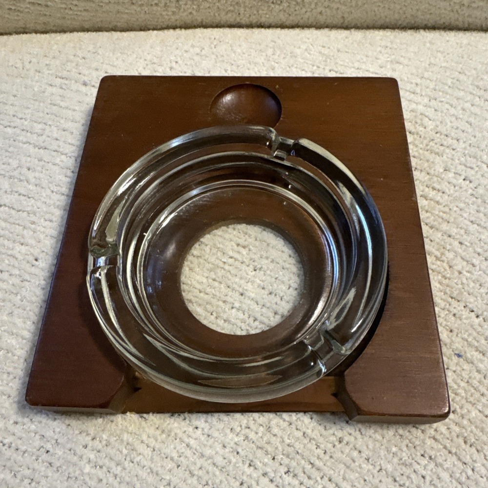 Vintage Putts & Butts Golf Ashtray Wood Base w/ Glass Insert Brass Trim MCM 6"
